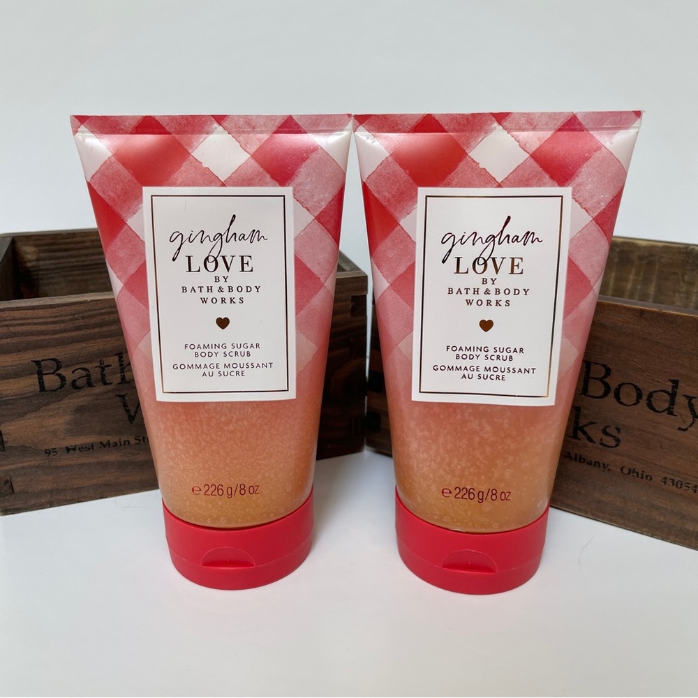 Bath & Body Works Gingham Love Foaming Sugar Body Scrub - Red
